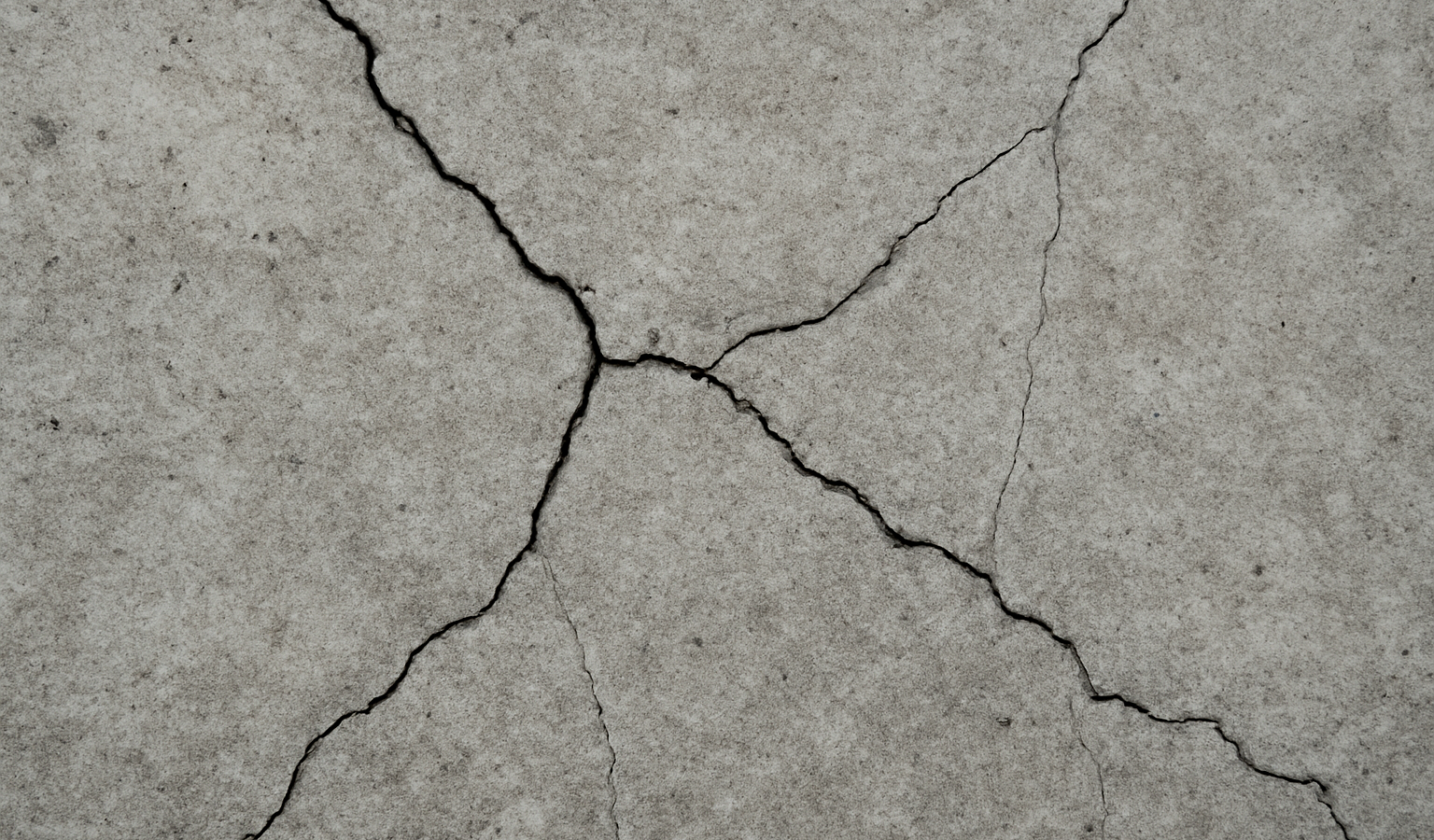 dalle en beton avec fissures visibles